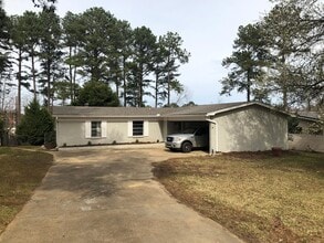 Building Photo - 811 Bellevue St
