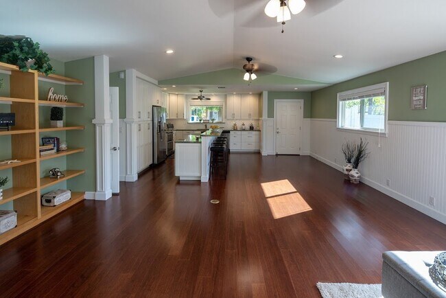 Foto del edificio - Beautiful Upgraded Single Family Home