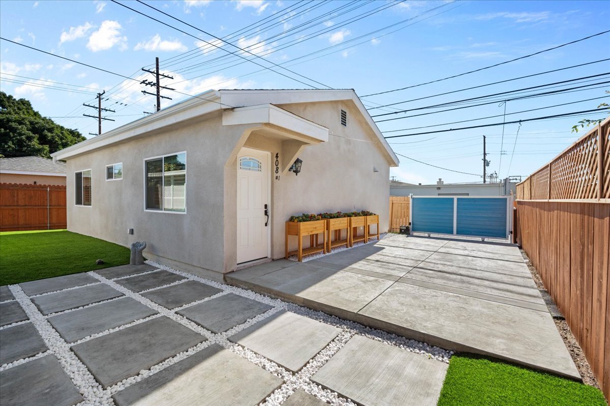 Nueva construcción (2025) con entrada privada - 408 W Walnut Ave