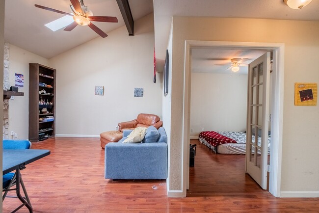 Building Photo - Pecan Walk #305