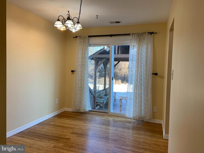 Foto del edificio - 6317 Pearce Ave