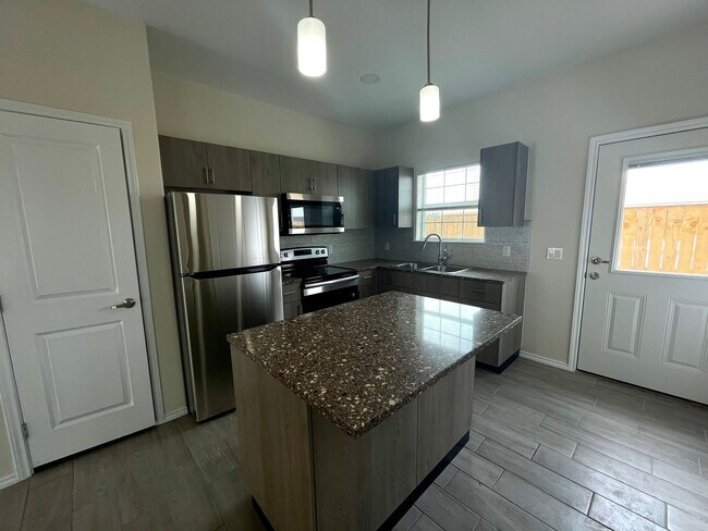 Foto del edificio - 420 W Minnesota Rd