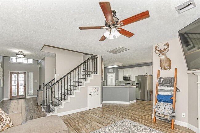 Building Photo - 322 Spencer Landing W