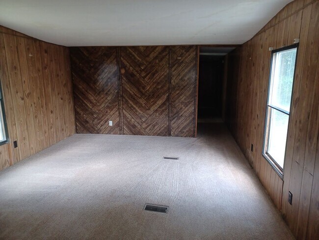 Building Photo - Charming 2 bed, 1 bath