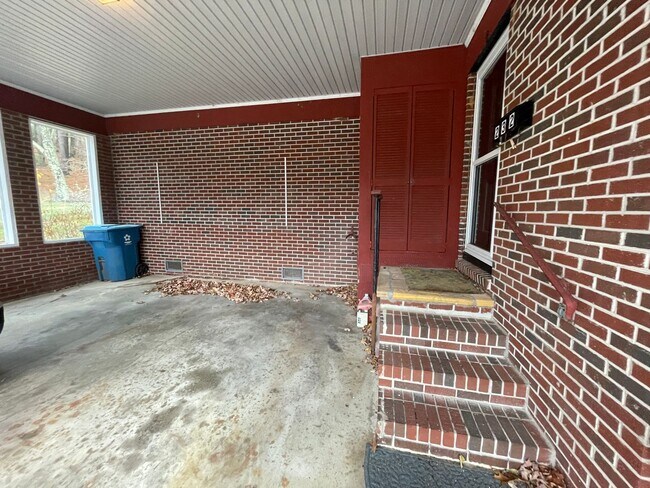 Building Photo - 232 Eastbrook Drive