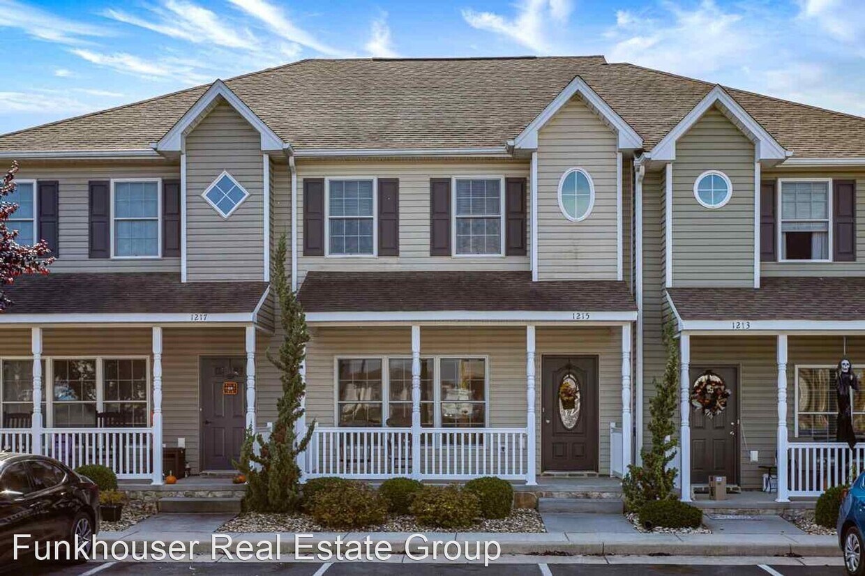 3 br, 2.5 bath House 1215 Settlers Lane House for Rent in