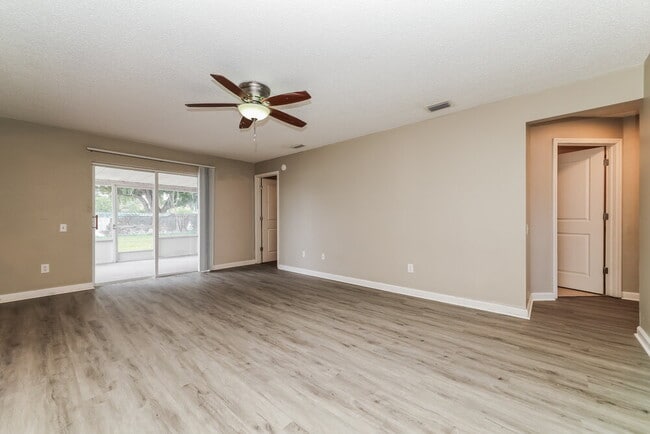 Building Photo - 12420 Dawn Vista Dr