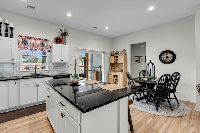 Building Photo - 1703 Jase Ct