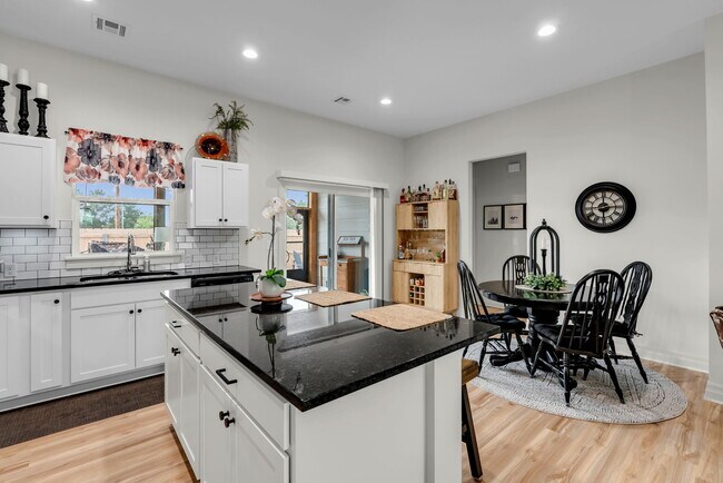 Foto del edificio - 1703 Jase Ct