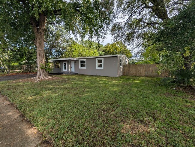 Foto del edificio - 1733 NW 18th St