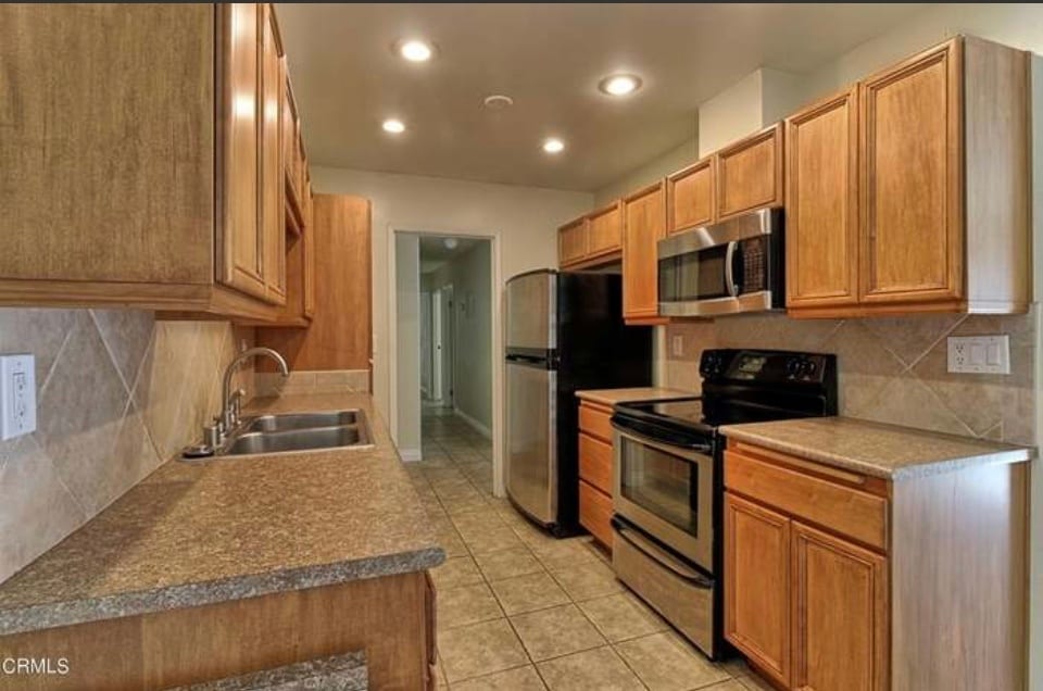 Primary Photo - 3700 Dean Dr