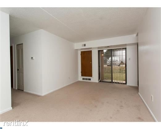 Building Photo - 2 br, 1 bath Condo - 3301 Valley Drive