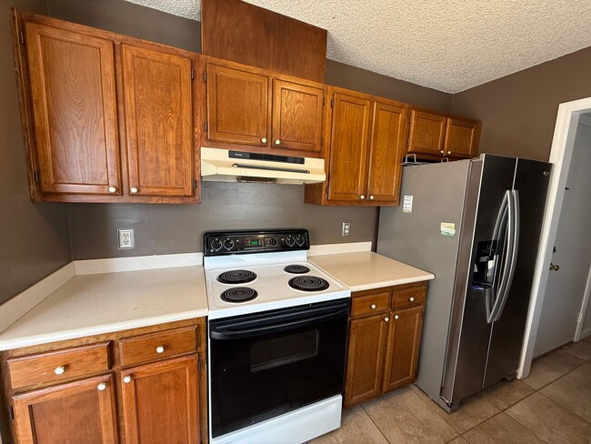 Foto del edificio - **** $125 PRICE DROP NOW 1975!!!****    Be...