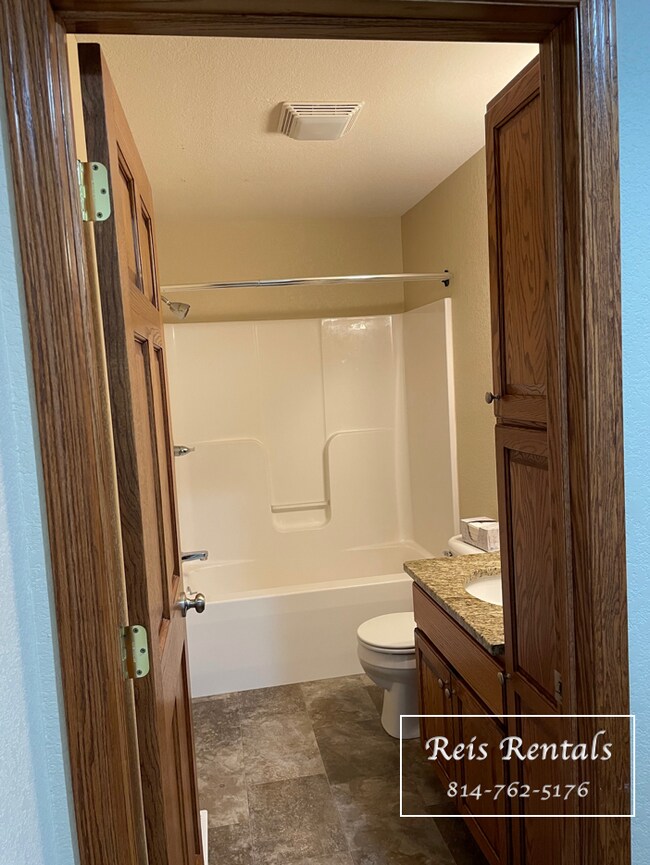 bath #1 - 621 N Court St