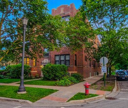Building Photo - 832 Seward St