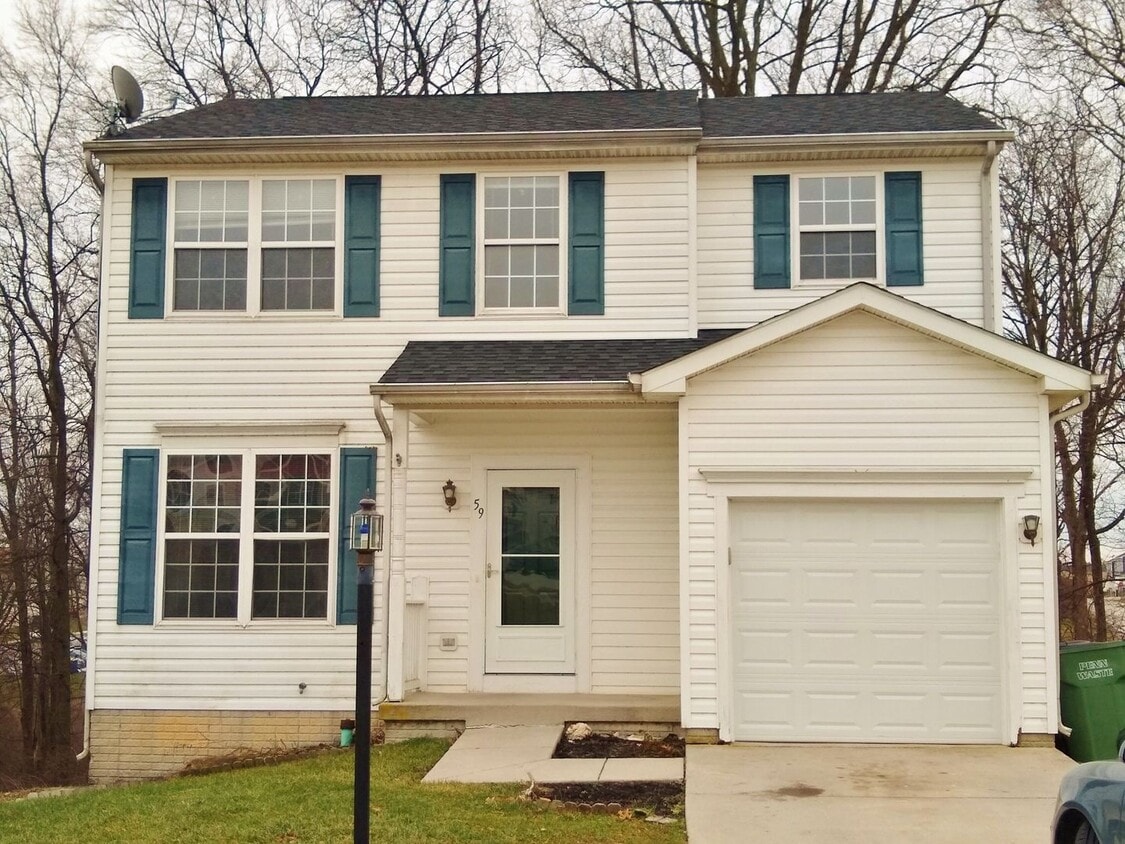 Foto principal - 3 Bed / 2-1/2 Bath Single Family Home w/1-Car garage