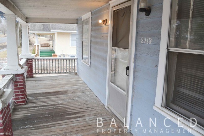 Building Photo - 1 br, 1 bath House - 2413 SW Clay St
