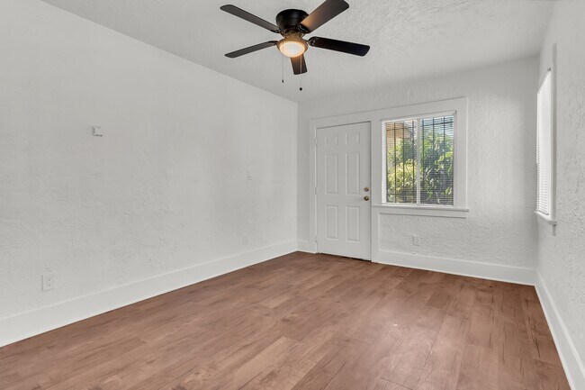 Foto del edificio - 445 E 101st St