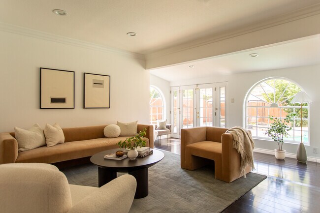 Foto del edificio - 7439 Leescott Ave