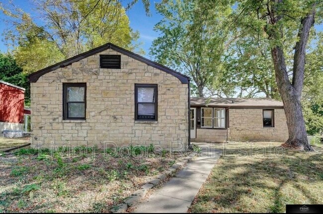 Building Photo - 350 S 38th St