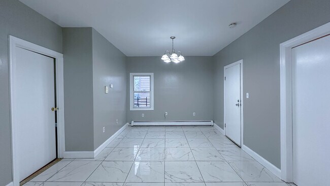 Foto del edificio - 165 Winfield Ave