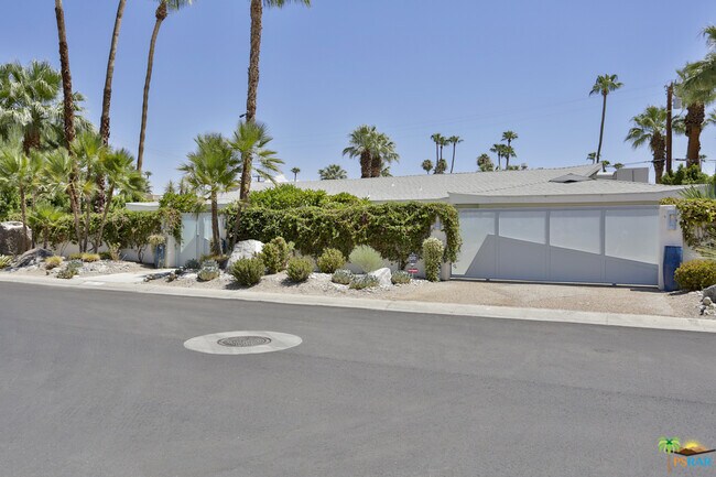 Building Photo - 1088 Manzanita Ave