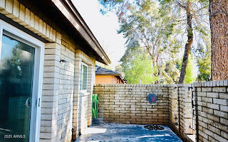 Building Photo - 126 W Loma Vista Dr