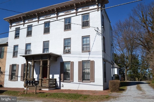 Building Photo - 3362 Uniontown Rd