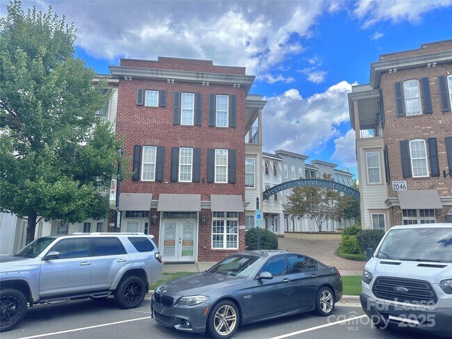 Foto del edificio - 2104 Ayrsley Town Blvd