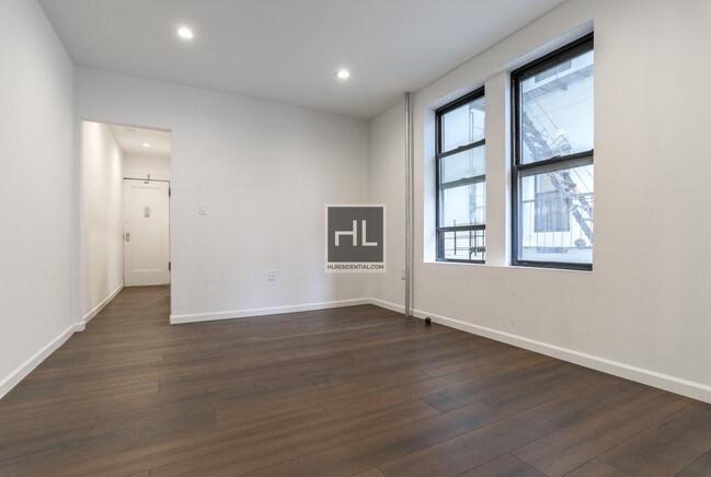 Foto del edificio - 30-17-30-34 34th St