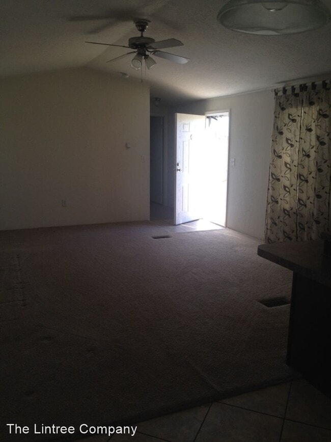 Foto del edificio - 8401 Bobby Point Rd