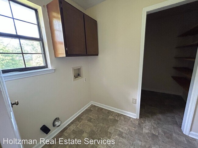 Foto del edificio - 3 br, 2 bath House - 240 N. Maple Drive