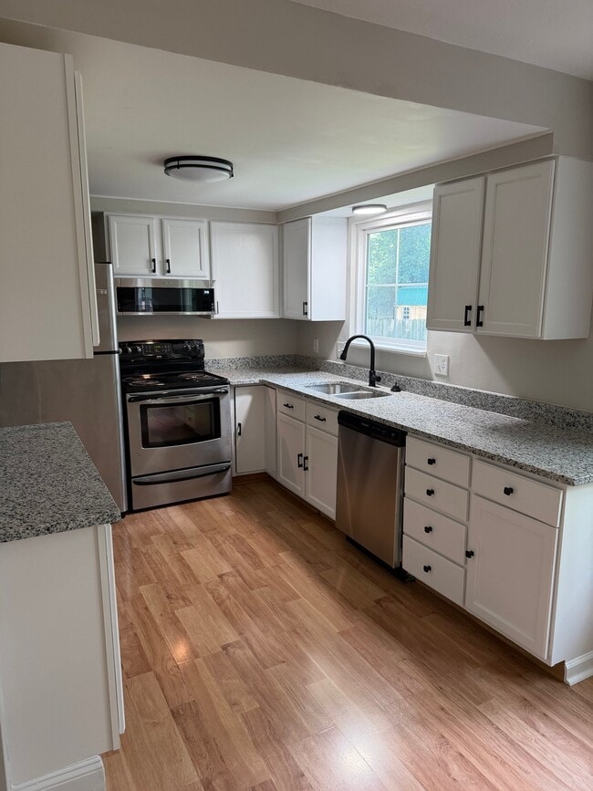 Building Photo - 1293 Deblin Dr