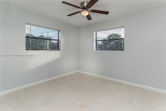 Foto del edificio - 3800 NW 5th Ct