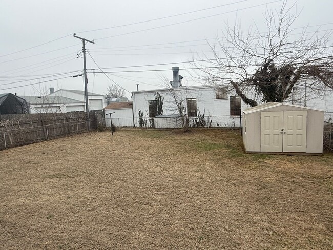 Building Photo - 312 Woodford St