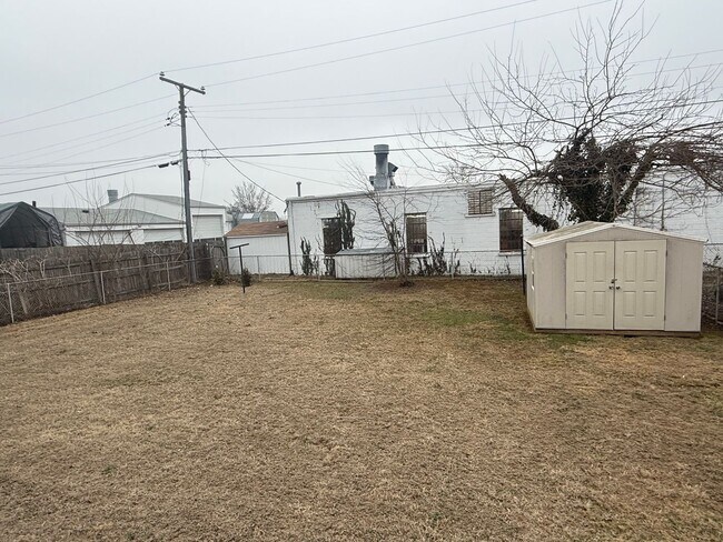 Foto del edificio - 312 Woodford St