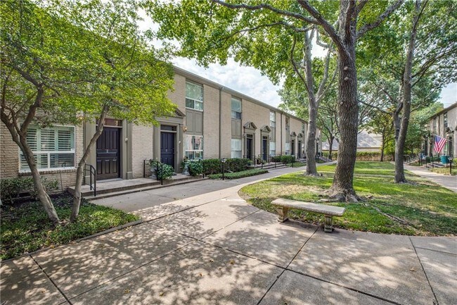 Foto del edificio - 7430 W Northwest Hwy