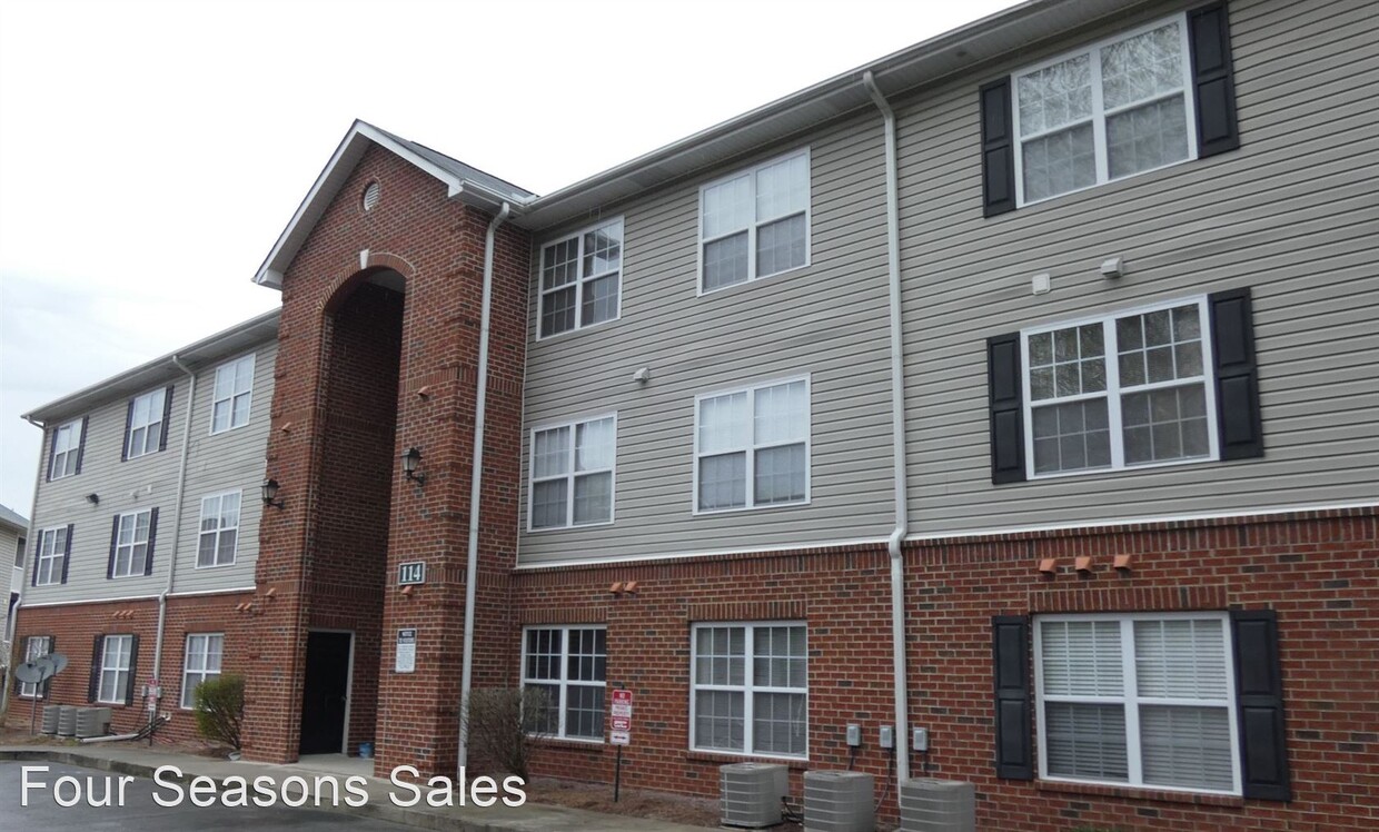 Primary Photo - 114 N Wheeless Dr