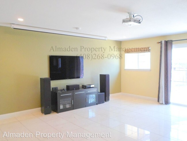 Building Photo - 4 br, 4 bath House - 4346 Jonquil Dr.