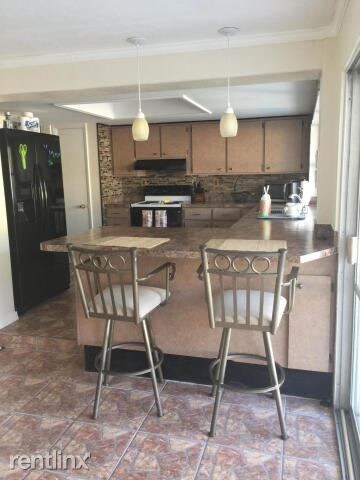 Building Photo - 4 br, 2 bath  - 9708 Heather Cir W