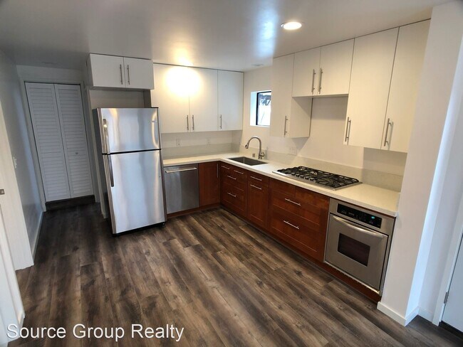 Foto del edificio - 2560-2562 L St