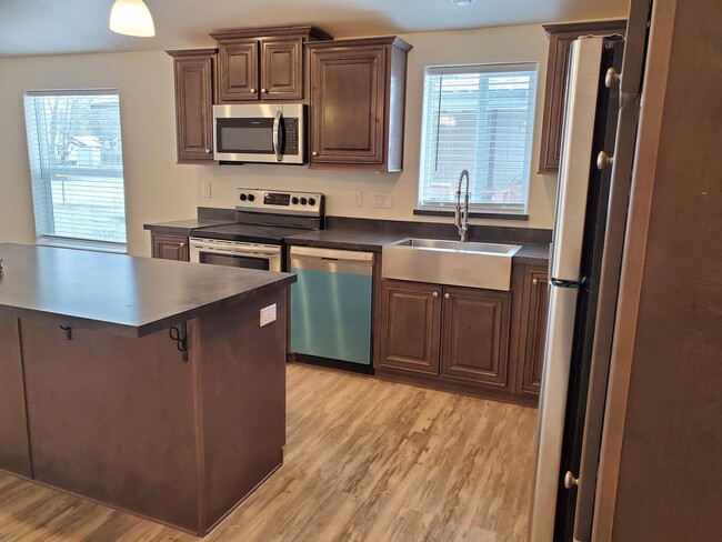Building Photo - Charming 3-Bedroom Home in the Heart of Sp...