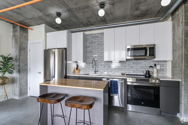 1BR, 1BA - 667SF - Kitchen - The Gotham
