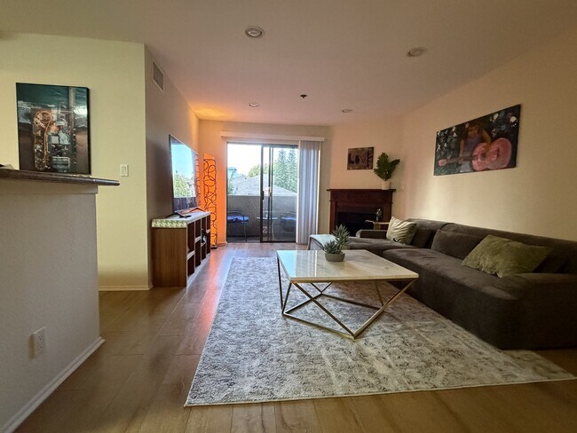 Foto del edificio - 11050 Strathmore Dr