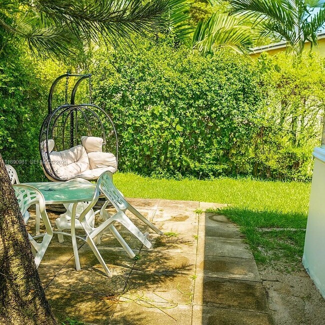 Foto del edificio - 504 SW 10th St