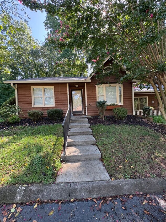 Photo - 650 Rock Garden Cir.