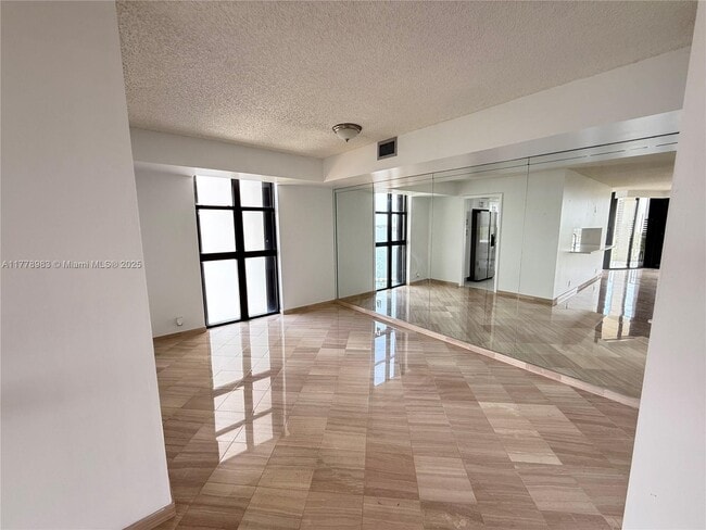 Building Photo - 4000 Towerside Terrace