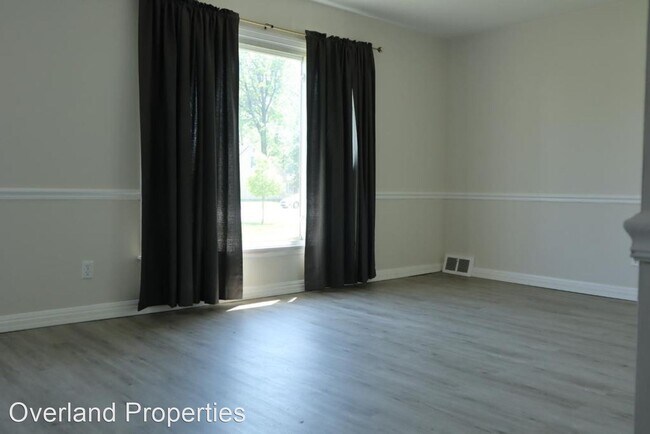 Building Photo - 4 br, 1 bath House - 26231 Farringdon Ave