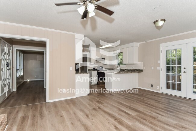 Building Photo - 4016 Williamsburg Dr