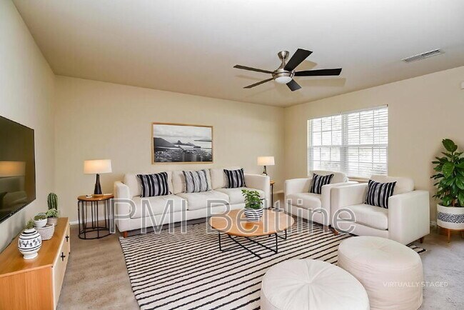 Foto del edificio - 5675 Laurel Ridge Cir